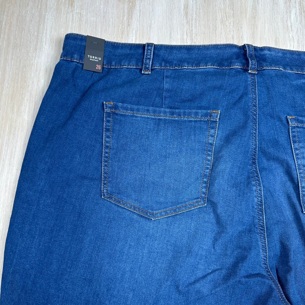 NWT Torrid High Rise Button Fly Cropped Wide Leg Jeans Plus 26 Blue Denim Casual - Picture 16 of 16